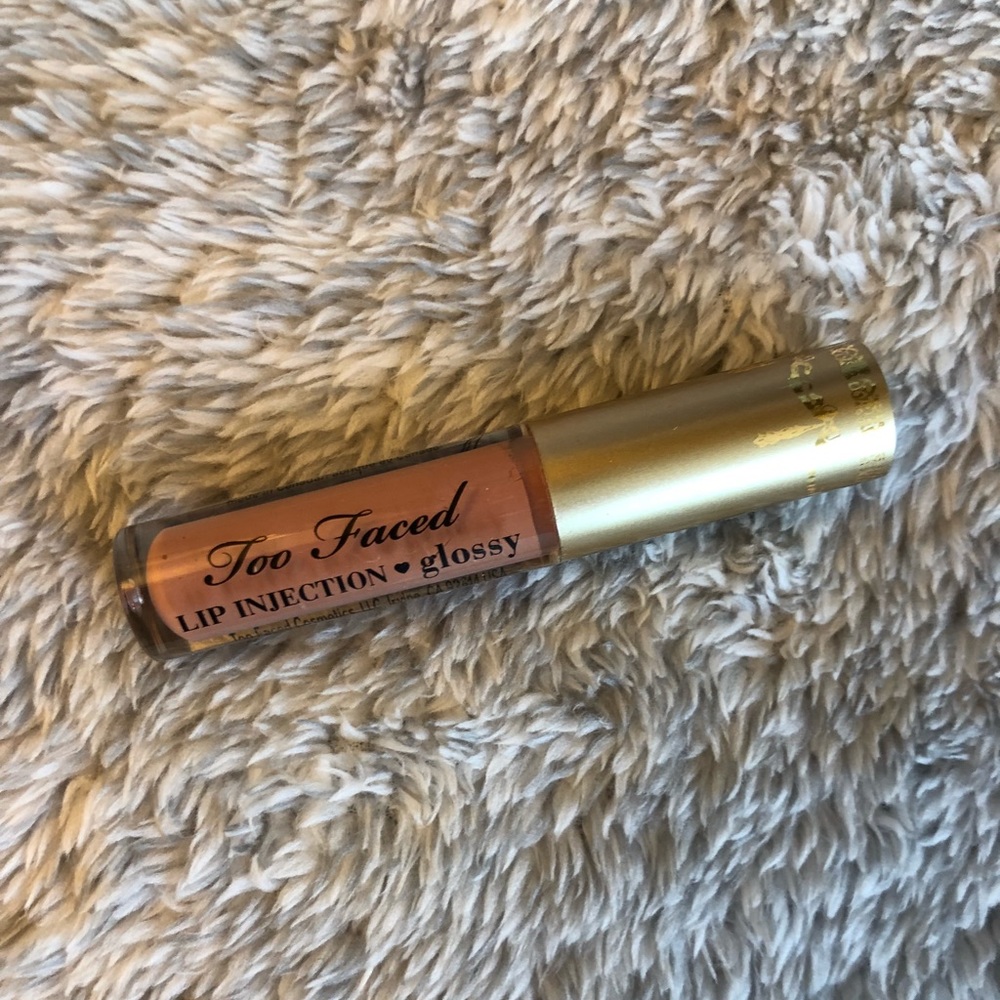 Two Faced Lip Gloss